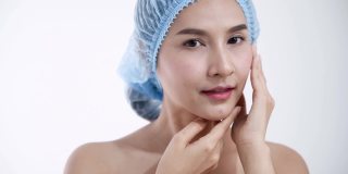 微笑的东亚民族女性皮肤护理