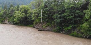 欧洲山区的山地河流。