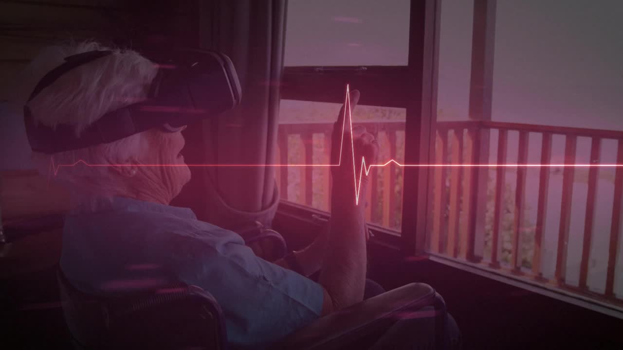 炽热的红色心率监视器对抗白人老年妇女在轮椅上戴着虚拟现实头盔