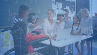 数学方程漂浮在白人女教师教学生使用笔记本电脑视频素材模板下载