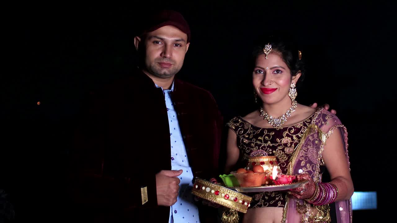Karwa Chauth节上的夫妇画像