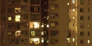 香港拥挤的住宅楼窗户群时断时续
