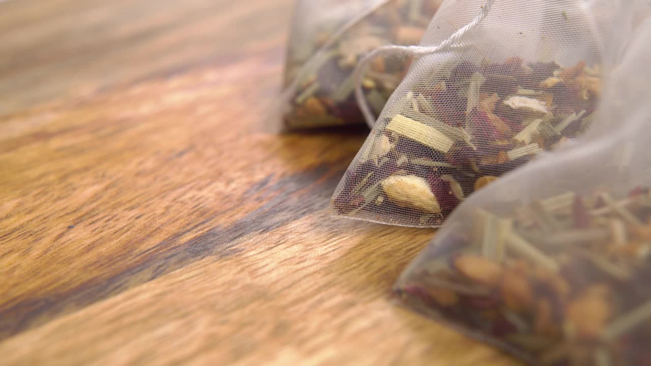 未使用的网状塑料花草茶袋纹理板