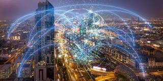 未来网络和技术5G无人机低光4k。视频循环，延时，迪拜阿联酋鸟瞰图