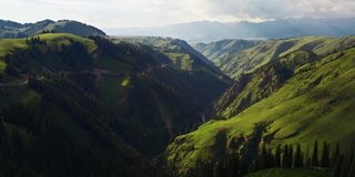 杜库路山景。