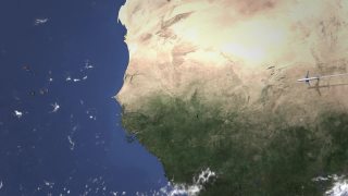 飞机在地图上飞往塞内加尔达喀尔视频素材模板下载
