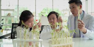 孩子们在学校实验室学习科学，观念教育