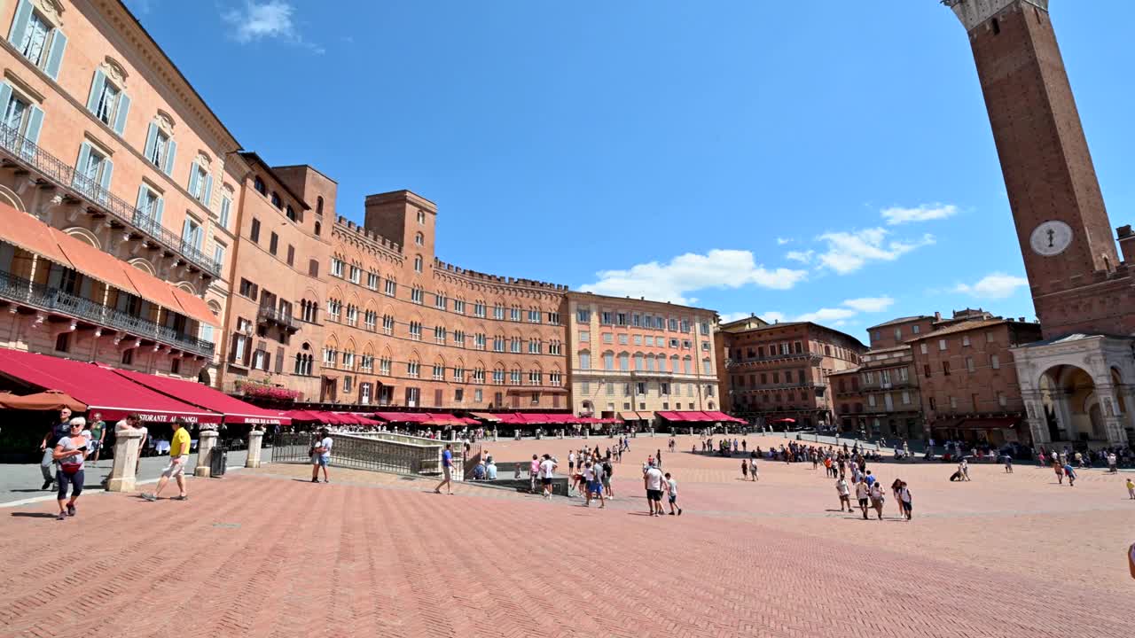 siena广场与Torre del Mangia对决