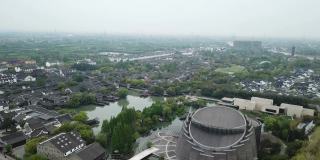 乌镇是中国浙江省的一个著名小镇。