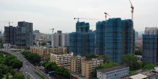 大型建筑工地使用起重机