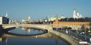莫斯科河和克里姆林宫的超缩，俄罗斯