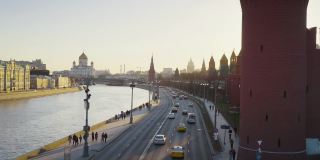 俄罗斯，莫斯科，路和克里姆林宫的景色