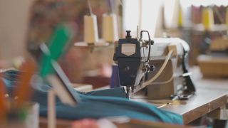空裁缝工作室工作场所时装设计教室车间电动缝纫机没有人视频素材模板下载