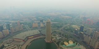 空气污染下的郑州市容