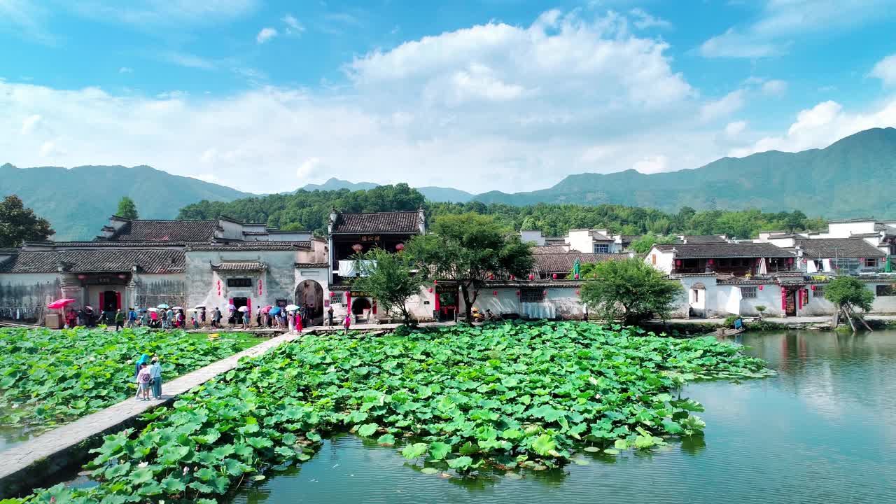 中国古村落(宏村)鸟瞰图，晴天。