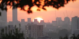 伦敦摩天大楼上的日落是这个系列的一部分