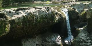 马特维利峡谷中美丽的瀑布之一，萨迈格莱洛地区，格鲁吉亚