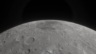 月球在太空深处。宇宙飞船在月球附近飞行。月球的三维模型视频素材模板下载