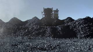 南美阿根廷圣克鲁斯省里约热内卢Turbio煤矿的煤矿开采。视频素材模板下载