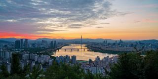 韩国的天空。日出都市都市生活景观