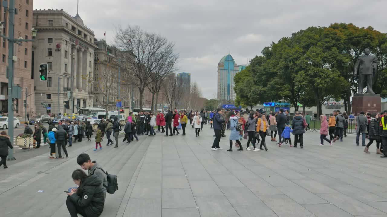 上海，外滩人山人海，潘宁拍摄