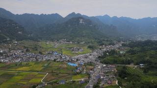 鸟瞰中国农村，湖北省恩施市视频素材模板下载