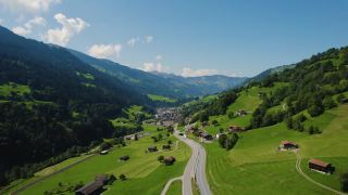 鸟瞰城市Küblis在瑞士视频素材模板下载