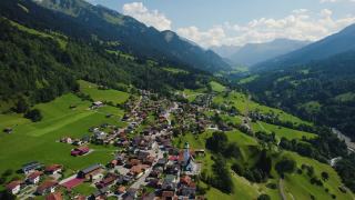鸟瞰瑞士萨斯市视频素材模板下载