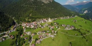 俯瞰瑞士施密顿村