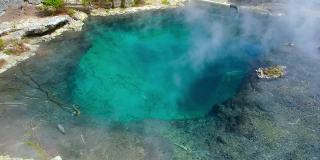 新西兰罗托鲁瓦的热水池