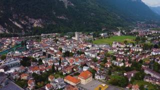 俯瞰瑞士因特拉肯市视频素材模板下载