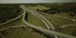 立交桥交通空中立交桥视图晚夏在中西部密苏里州美国公路运输4K视频系列