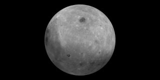 旋转的月亮在不同的阶段与细节的表面。月球飞行的镜头有复制空间和一个伟大的黑色过渡。三维动画