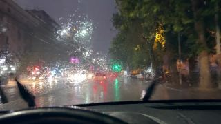 在雨夜开车视频素材模板下载