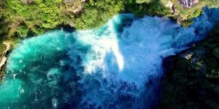 胡卡瀑布在怀卡托河，陶波-新西兰