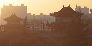 夕阳下的古城墙/陕西西安，中国
