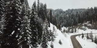 İlgaz， ılgaz山的冬季风景画面