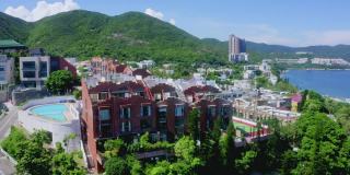 无人机俯瞰赤柱湾海景和香港豪宅