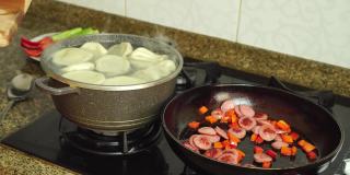 传统的格鲁吉亚khinkali是在炉子上的平底锅里煮的。