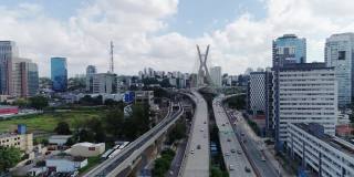 Estaiada大桥鸟瞰图。巴西圣保罗。商务中心。4 k。