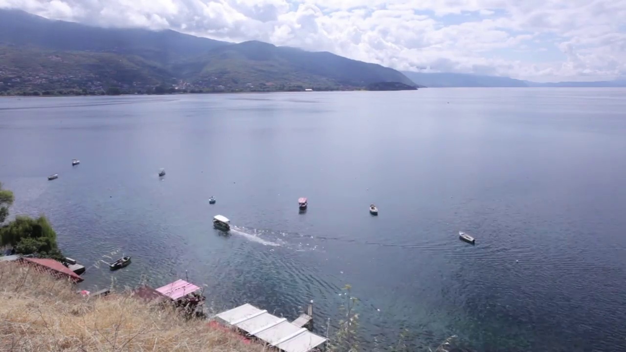 奥赫里德湖，从马其顿奥赫里德的卡内奥看到