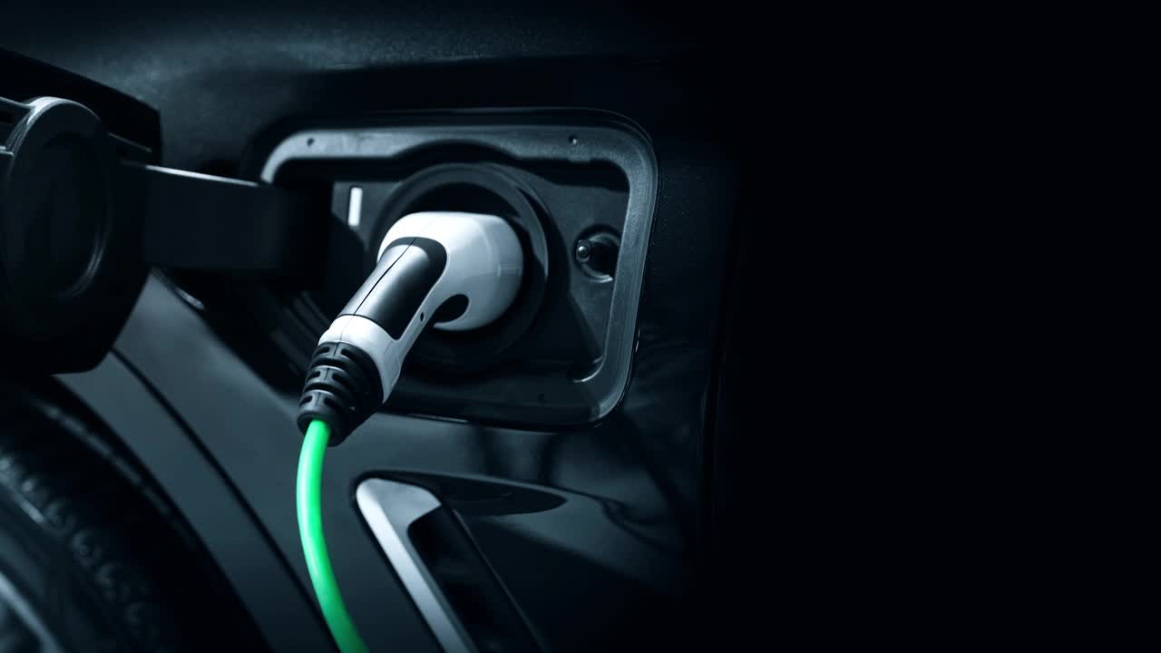 绿色能源和生态动力概念下的电动汽车充电站