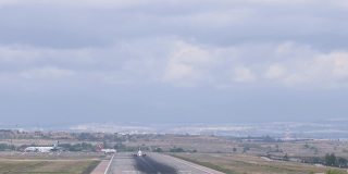 伊比利亚航空公司的空客A321从跑道上起飞
