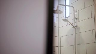 白色浴室淋浴喷头视频素材模板下载
