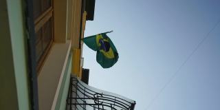 巴西联邦共和国官方国旗随风飘扬