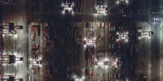 T/L PAN集装箱船繁忙工业港口夜间鸟瞰图