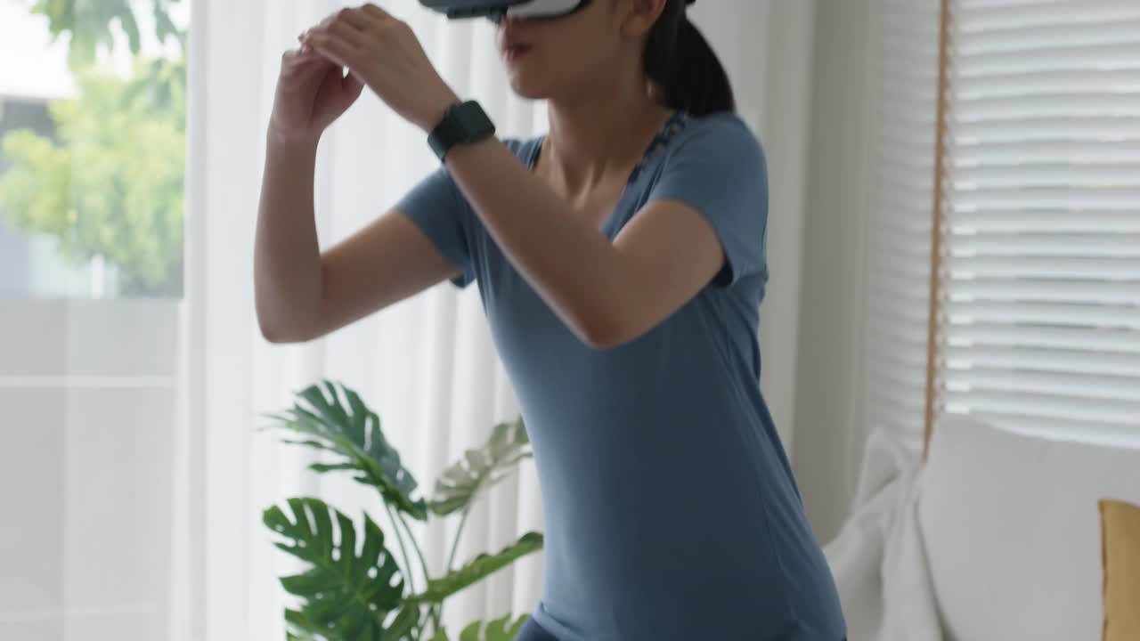 未来的运动健身在线课堂，带VR体验的居家健身。