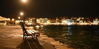 在希腊克里特岛的查尼亚古城，海湾壮丽的景色