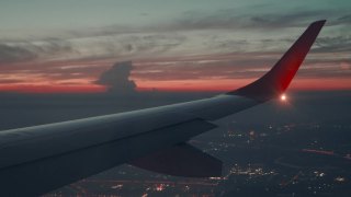 商用飞机的乘客窗口夜景视频素材模板下载