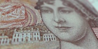 极端近距离英国英镑纸币纸币跟踪镜头和高度详细的纹理动画素材视频，包括£5 -£10 -£20 -£50的英国斯特林动画离焦微距镜头